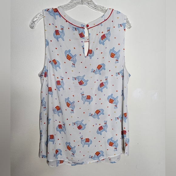 Mod Cloth plus-size llama sleeveless blouse 1X - Picture 5 of 7